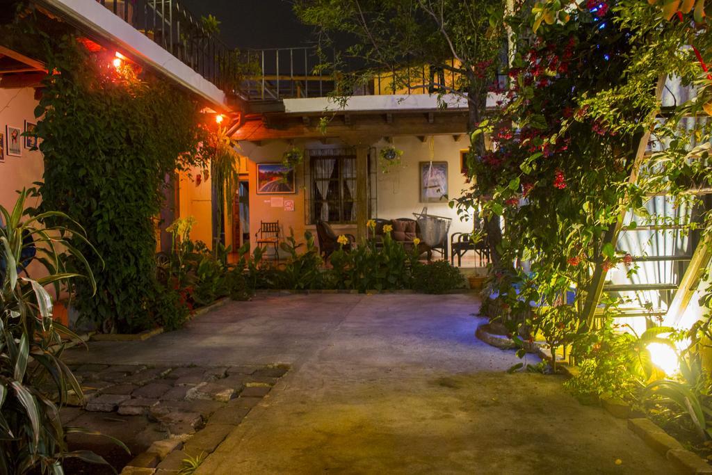 Dionisio Inn Antigua Luaran gambar