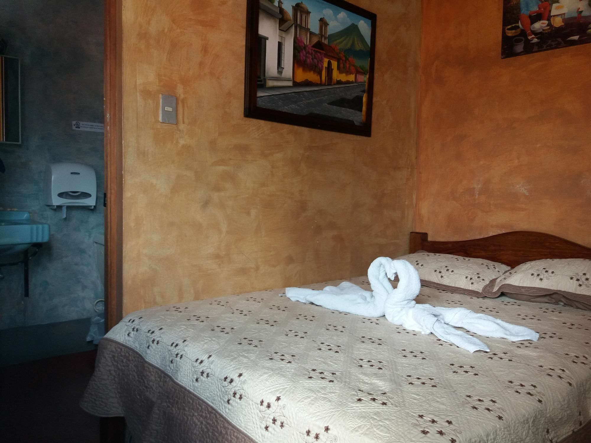 Dionisio Inn Antigua Luaran gambar